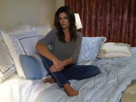Cindy Crawford with her Bedding set